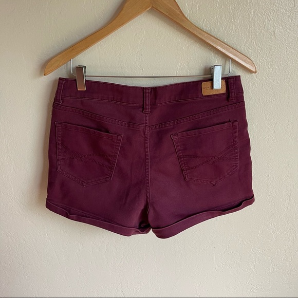 Aeropostale Junior Women’s High Waist Shorts In Burgundy Size 10 - Picture 2 of 4